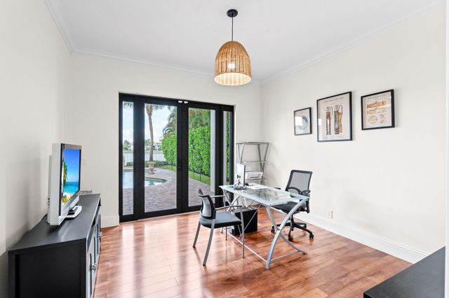 647 Edgebrook Lane, Royal Palm Beach, FL 33411