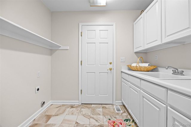 5807 S Espana Street, Aurora, CO 80015