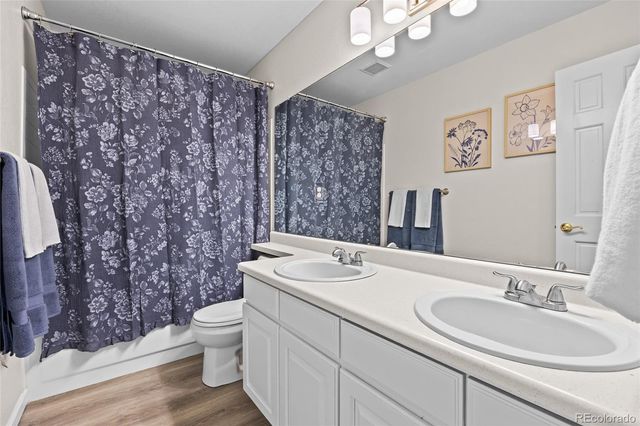 5807 S Espana Street, Aurora, CO 80015