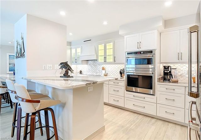 10851 Gulf Shore DR 1004, Naples, FL 34108