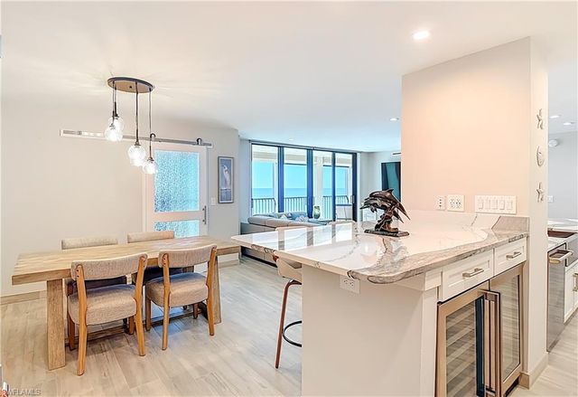 10851 Gulf Shore DR 1004, Naples, FL 34108