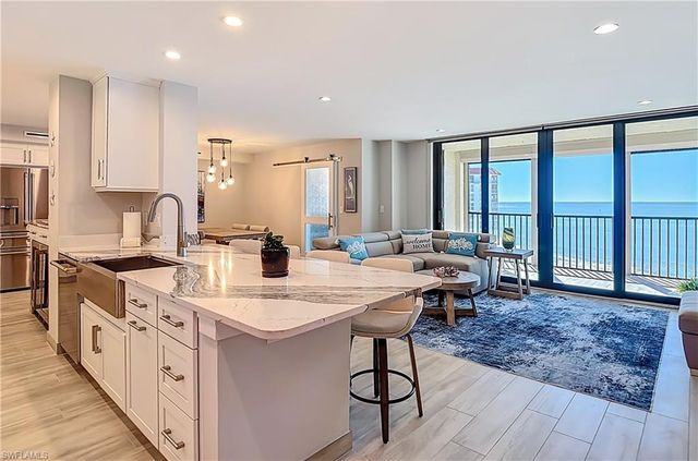 10851 Gulf Shore DR 1004, Naples, FL 34108