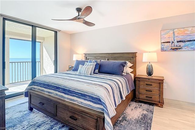 10851 Gulf Shore DR 1004, Naples, FL 34108