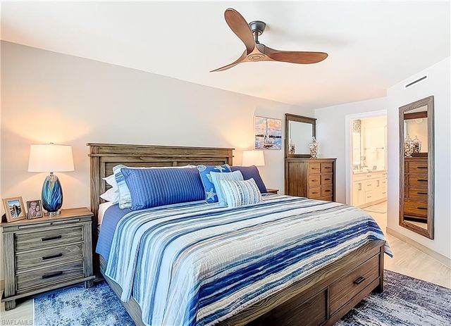 10851 Gulf Shore DR 1004, Naples, FL 34108