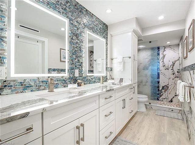 10851 Gulf Shore DR 1004, Naples, FL 34108