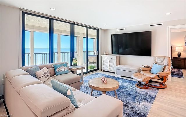 10851 Gulf Shore DR 1004, Naples, FL 34108