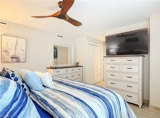 10851 Gulf Shore DR 1004, Naples, FL 34108