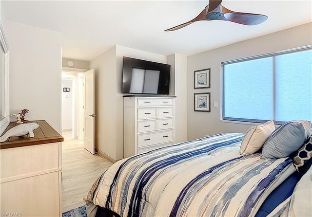 10851 Gulf Shore DR 1004, Naples, FL 34108