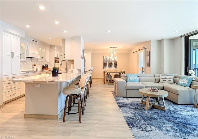 10851 Gulf Shore DR 1004, Naples, FL 34108