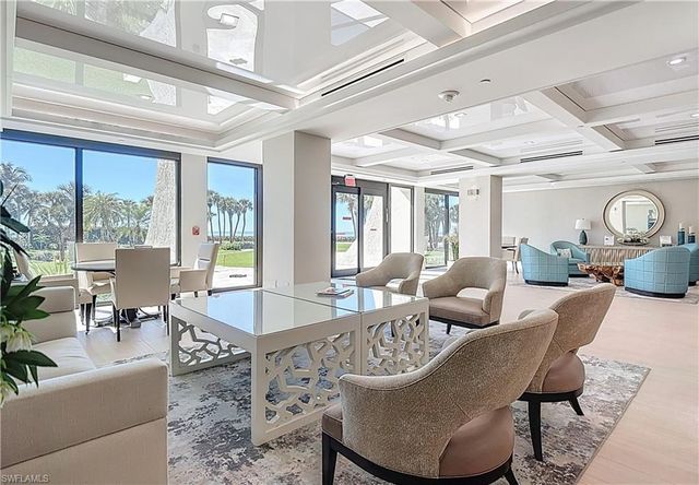 10851 Gulf Shore DR 1004, Naples, FL 34108