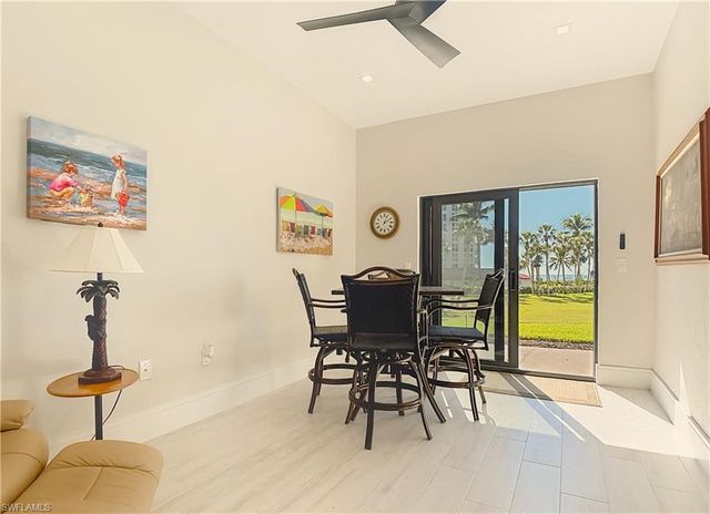 10851 Gulf Shore DR 1004, Naples, FL 34108