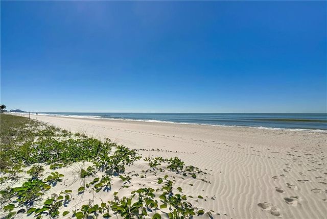 10851 Gulf Shore DR 1004, Naples, FL 34108