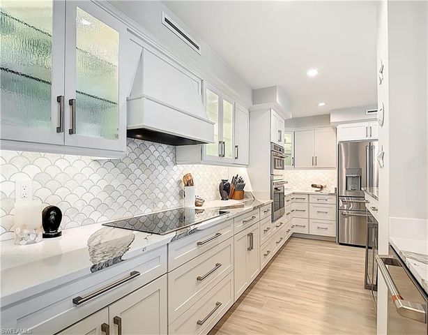 10851 Gulf Shore DR 1004, Naples, FL 34108