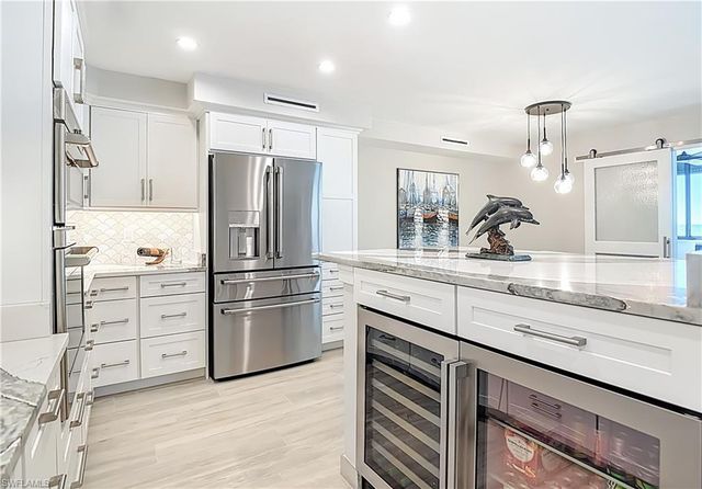 10851 Gulf Shore DR 1004, Naples, FL 34108