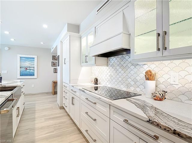 10851 Gulf Shore DR 1004, Naples, FL 34108