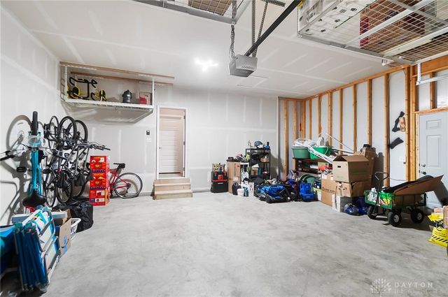 425 Snowdrop Drive, Yellow Springs Vlg, OH 45387