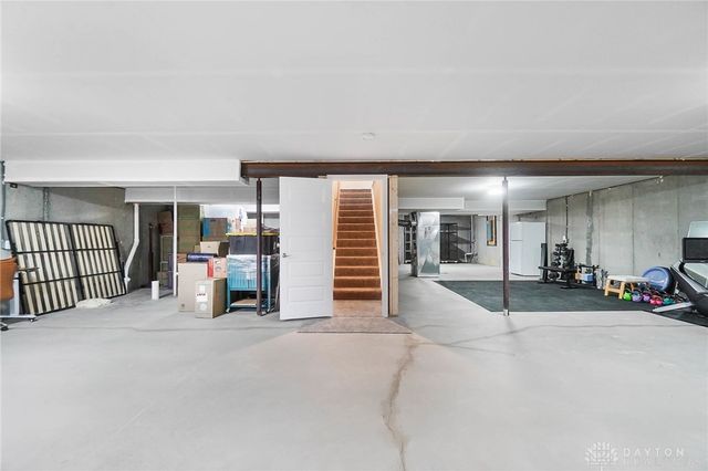 425 Snowdrop Drive, Yellow Springs Vlg, OH 45387