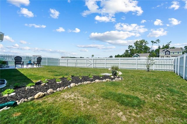 425 Snowdrop Drive, Yellow Springs Vlg, OH 45387