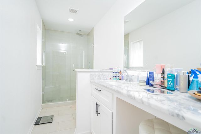 1404 E Leach, Kilgore, TX 75662