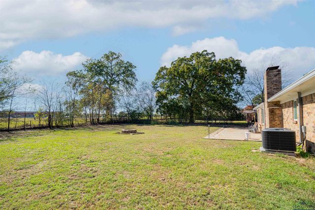 1404 E Leach, Kilgore, TX 75662