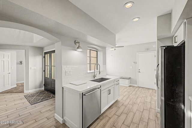 1843 E SARAH Lane, Tempe, AZ 85284