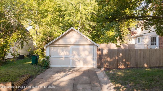 1446 E Oakland Avenue, Lansing, MI 48906