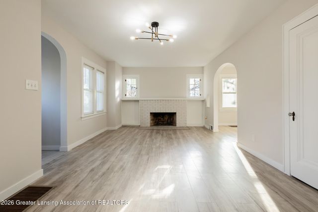 1446 E Oakland Avenue, Lansing, MI 48906