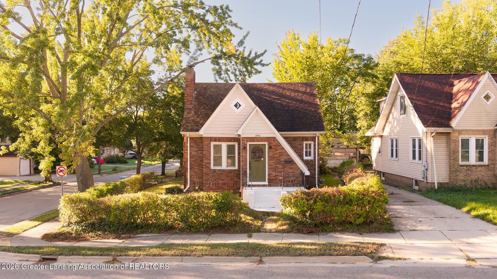 1446 E Oakland Avenue, Lansing, MI 48906
