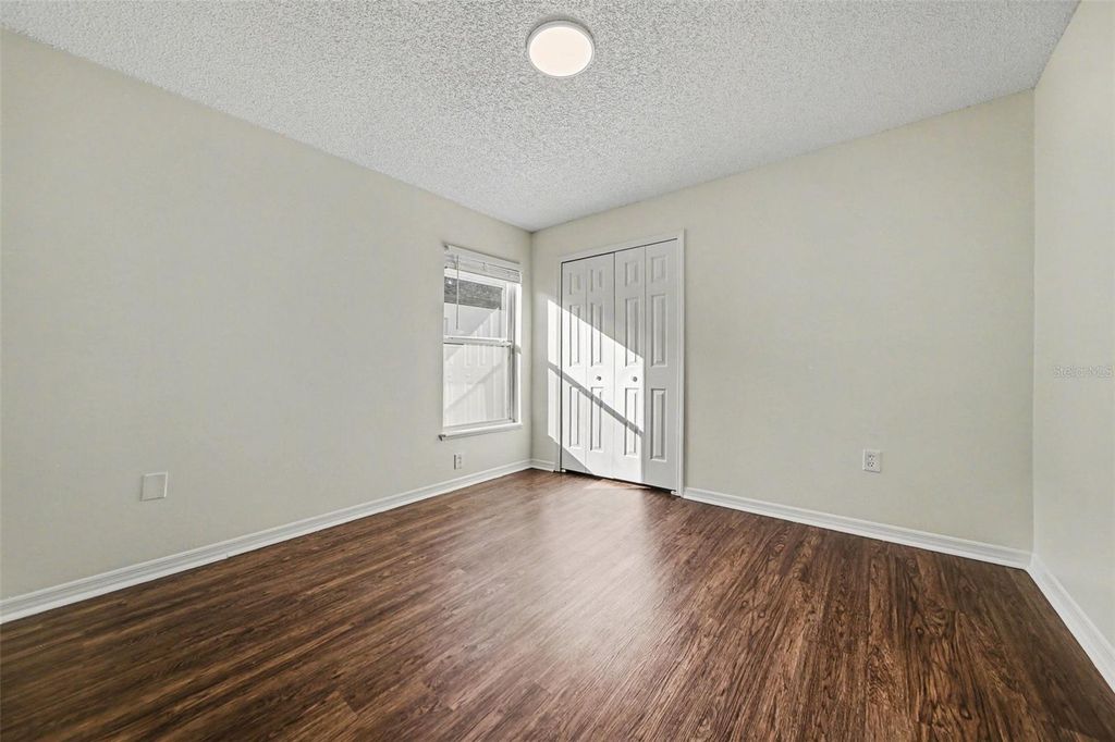 Image 9 of property listing at 4308 IVEYGLEN AVENUE, Orlando, FL 32826