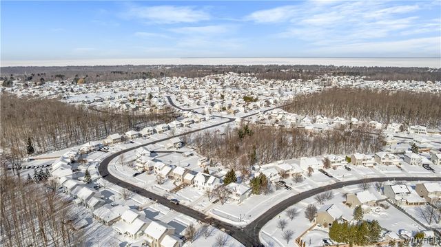 6521 White Oak, Hamburg, NY 14085