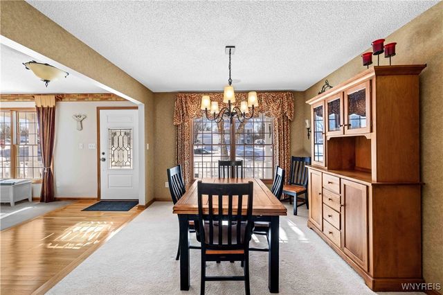 6521 White Oak, Hamburg, NY 14085