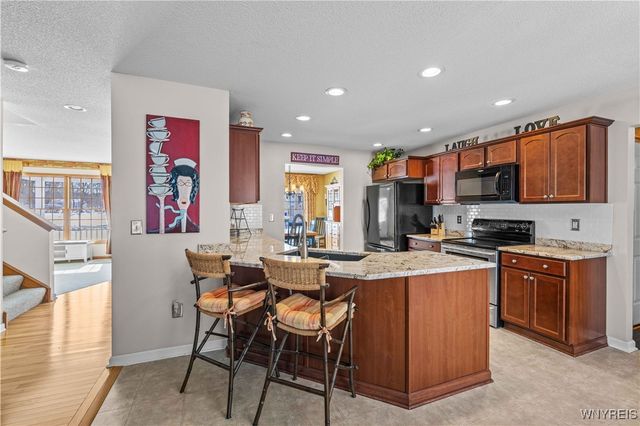 6521 White Oak, Hamburg, NY 14085