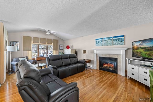 6521 White Oak, Hamburg, NY 14085