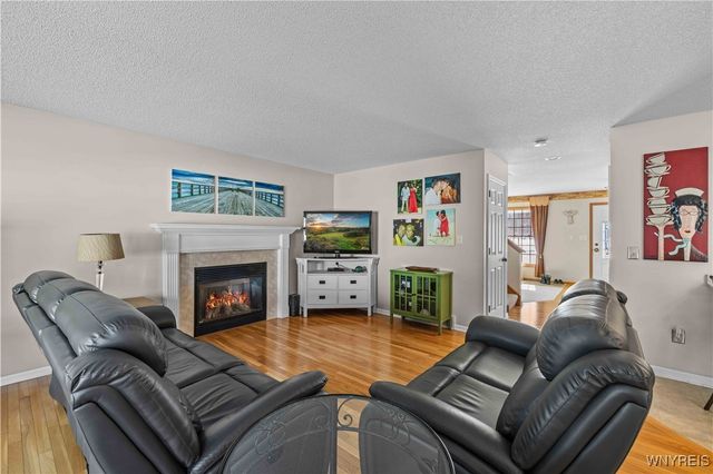 6521 White Oak, Hamburg, NY 14085