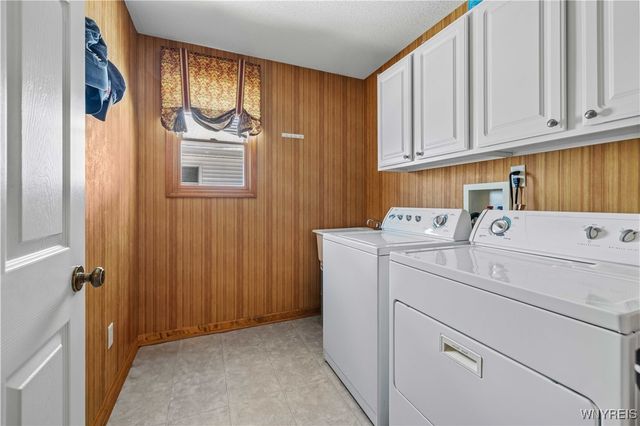 6521 White Oak, Hamburg, NY 14085