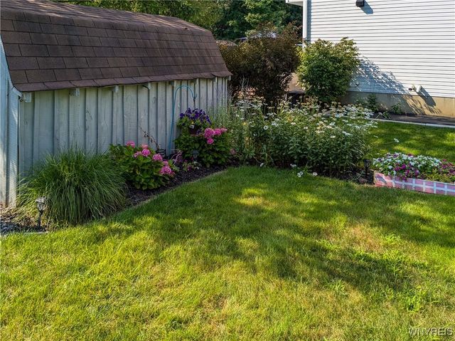 6521 White Oak, Hamburg, NY 14085
