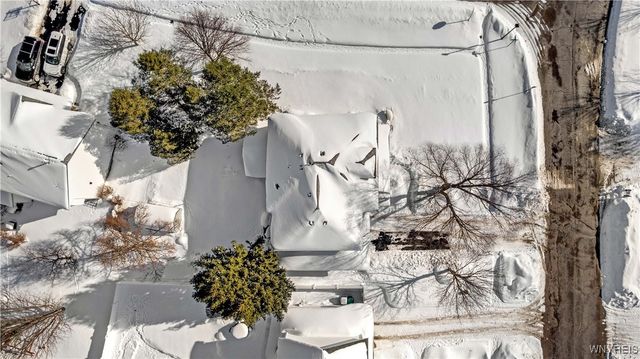 6521 White Oak, Hamburg, NY 14085