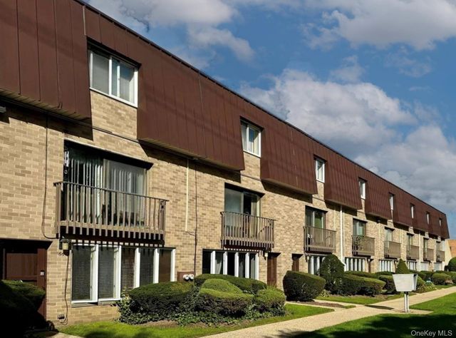 200 Hilton Avenue 66, Hempstead, NY 11550