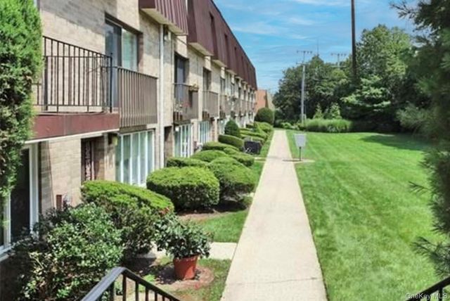 200 Hilton Avenue 66, Hempstead, NY 11550