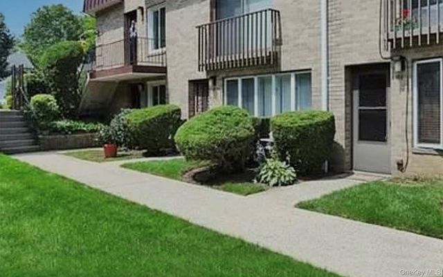 200 Hilton Avenue 66, Hempstead, NY 11550