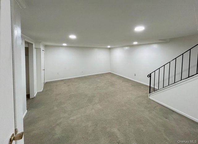 200 Hilton Avenue 66, Hempstead, NY 11550