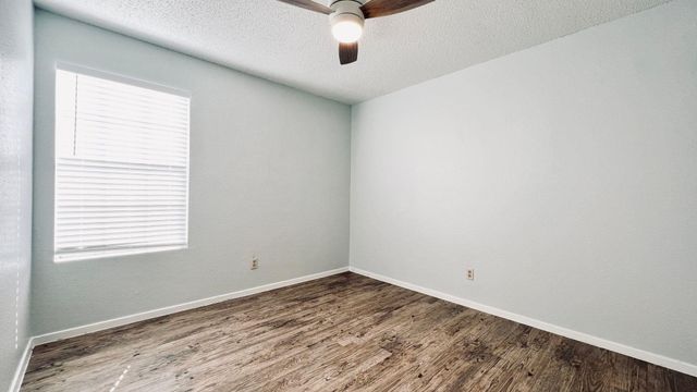 8813 Pineridge DR B, Austin, TX 78729