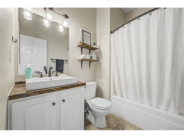 5194 S Shawnee St, Aurora, CO 80015