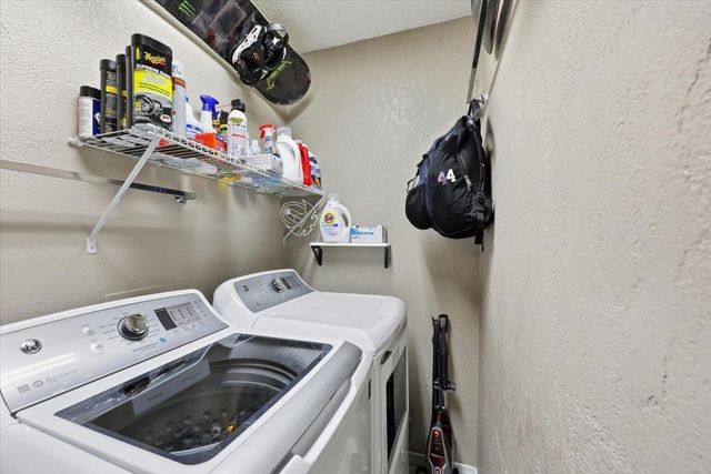 3105 W Rosamond Ave, Spokane, WA 99224