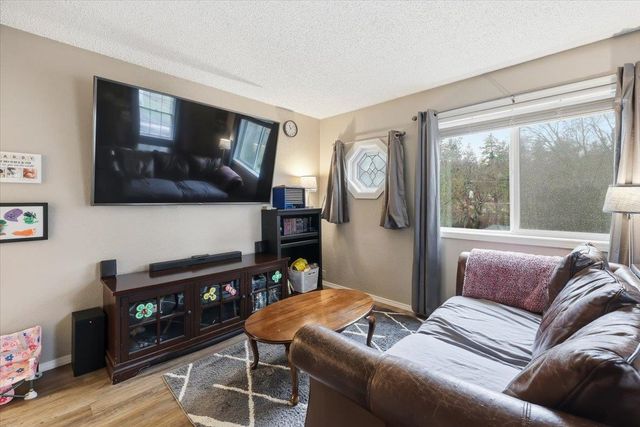 3105 W Rosamond Ave, Spokane, WA 99224