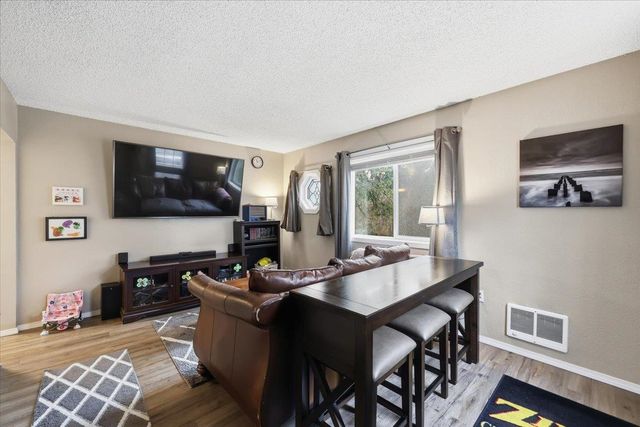 3105 W Rosamond Ave, Spokane, WA 99224