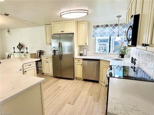 26287 Queen Mary LN, Bonita Springs, FL 34135