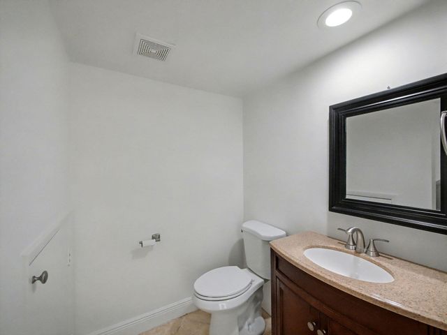 825 Center Street 12a, Jupiter, FL 33458