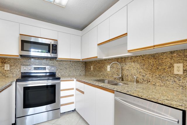 825 Center Street 12a, Jupiter, FL 33458