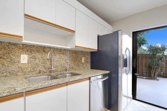 825 Center Street 12a, Jupiter, FL 33458